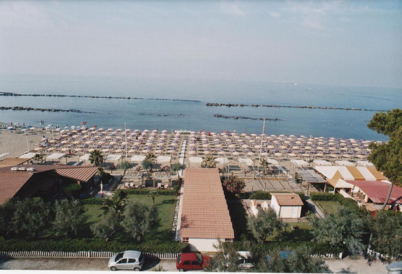 Campeggio Italia Marina di Massa Dış mekan fotoğraf